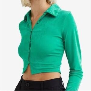 h&m green button up crop top